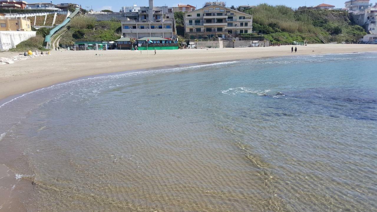 Villa Rimini - Seaview & Roman Holidays Apartments - Garden&Beach 300Mt 安齐奥 外观 照片